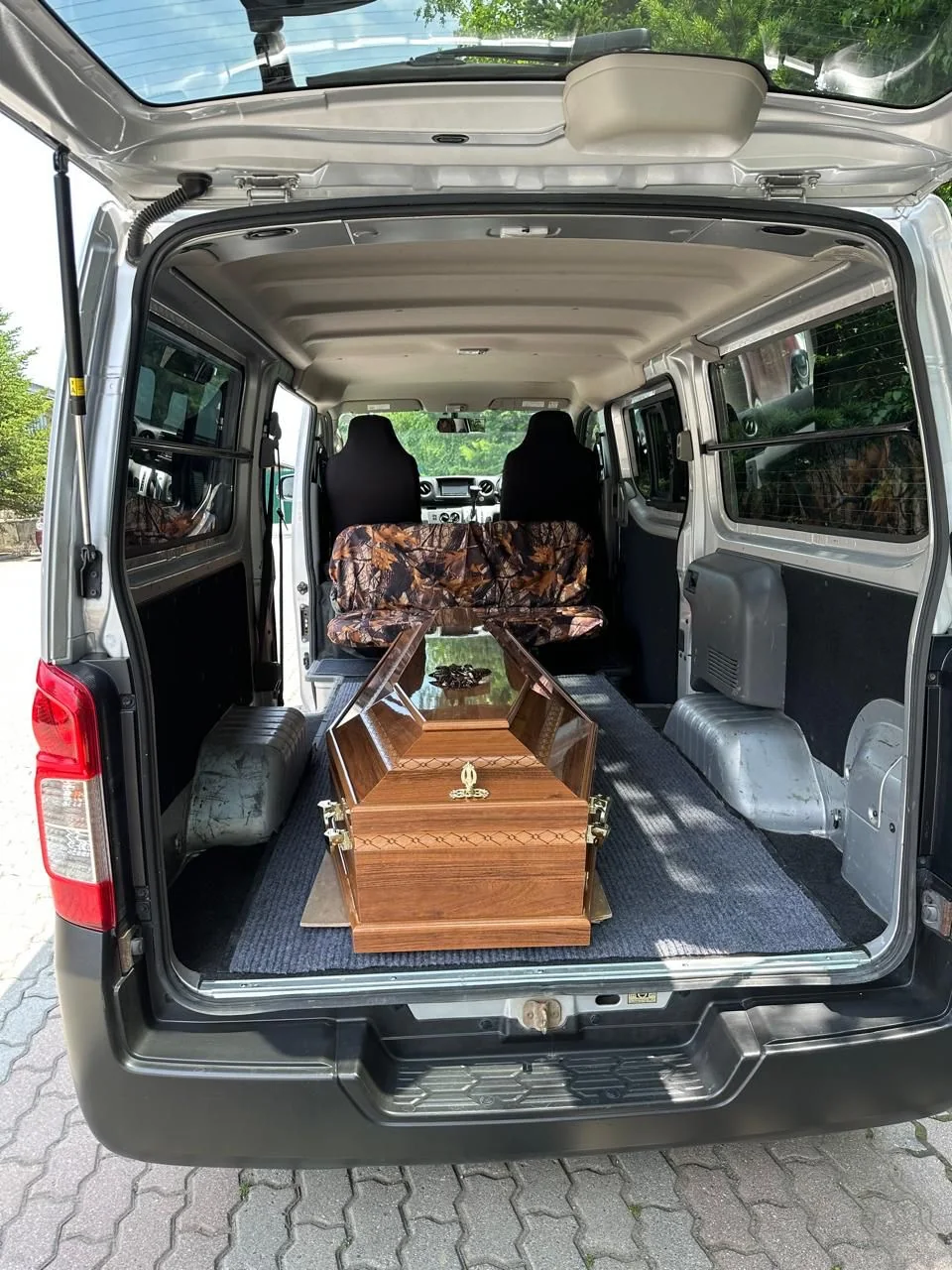 Внутреннее пространство катафалка